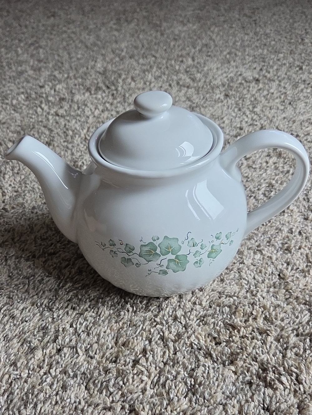 SALE--Corelle Coordinates Callaway Ivy Stoneware Teapot 5 Cup Green Ivy Tea Pot
